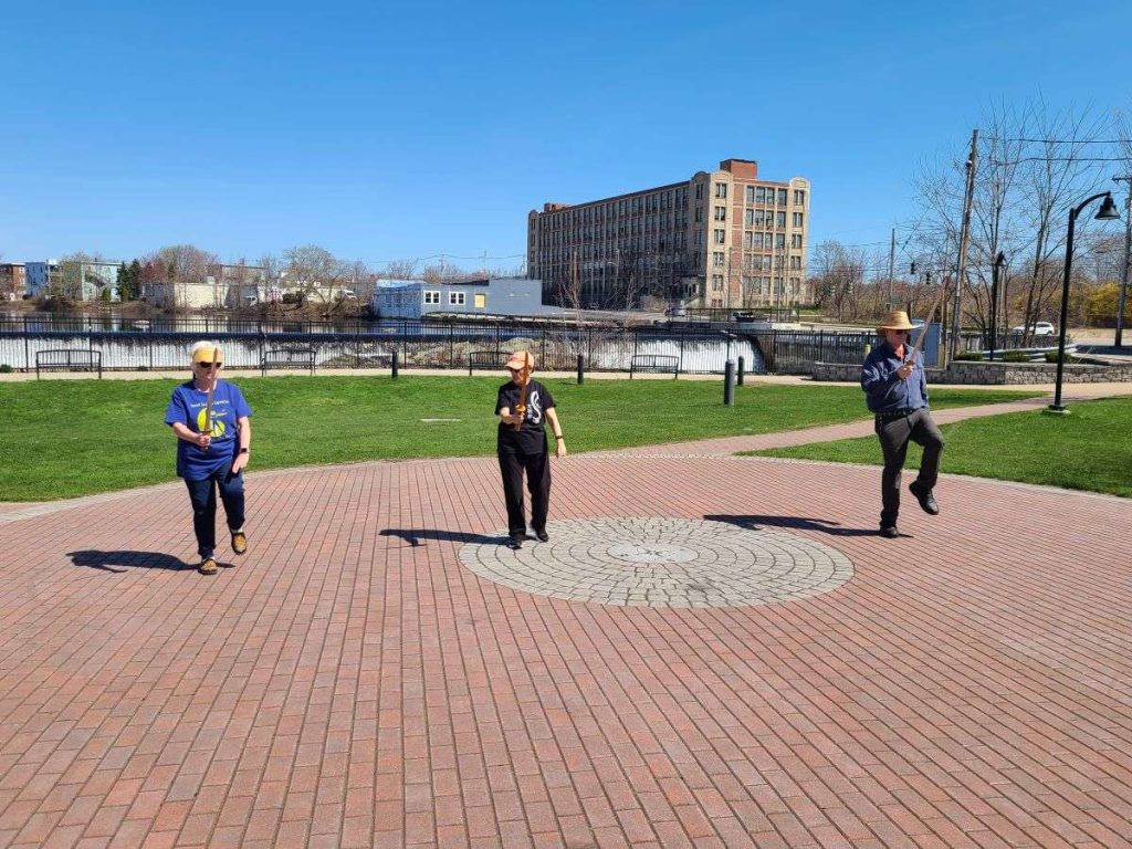 Tai CHi with swords