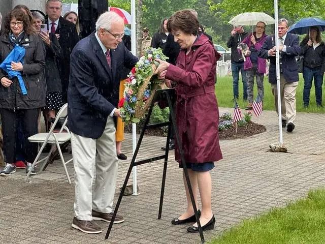 Memorial Day Commemorated at Veterans Cemetery Despite Rainy Weather